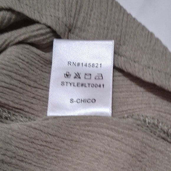 SALE EUC Women's Listicle Casual Sz. S Olive Drab Green Pullover Top - Picture 4 of 9